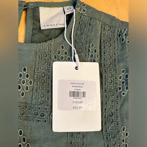 Emberley Macall Eyelet Blouse with Lace Trim, Size XS. - Picture 5 of 9